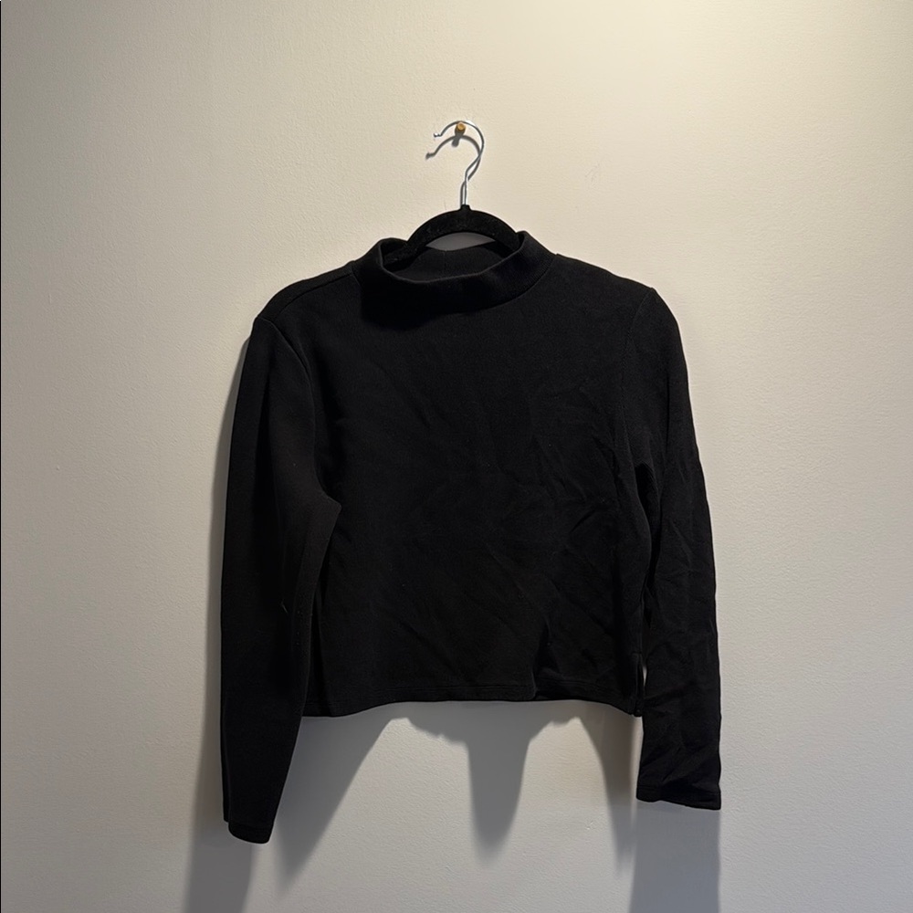 Old Navy Black Long Sleeve Crop Top